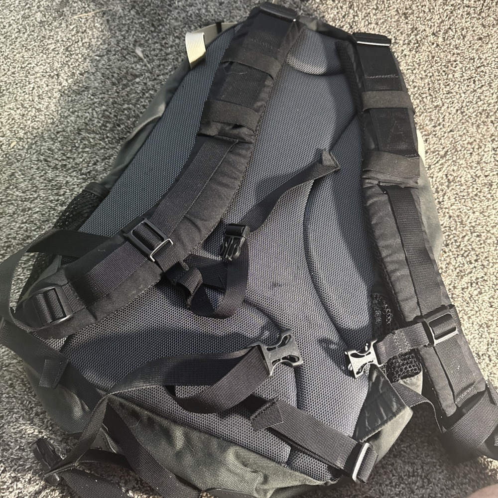 Kelty Redwing 2650 Internal Frame Backpack Hiking Trail Bag 44L - Picture 3 of 3
